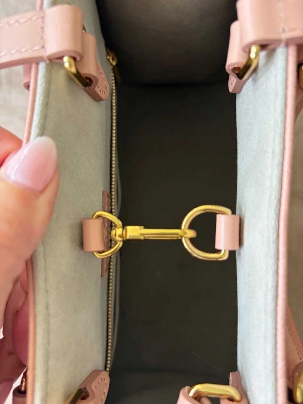 Louis Vuitton OnTheGo MM Giant Monogram Empreinte Leather Tote – Pink/Rose